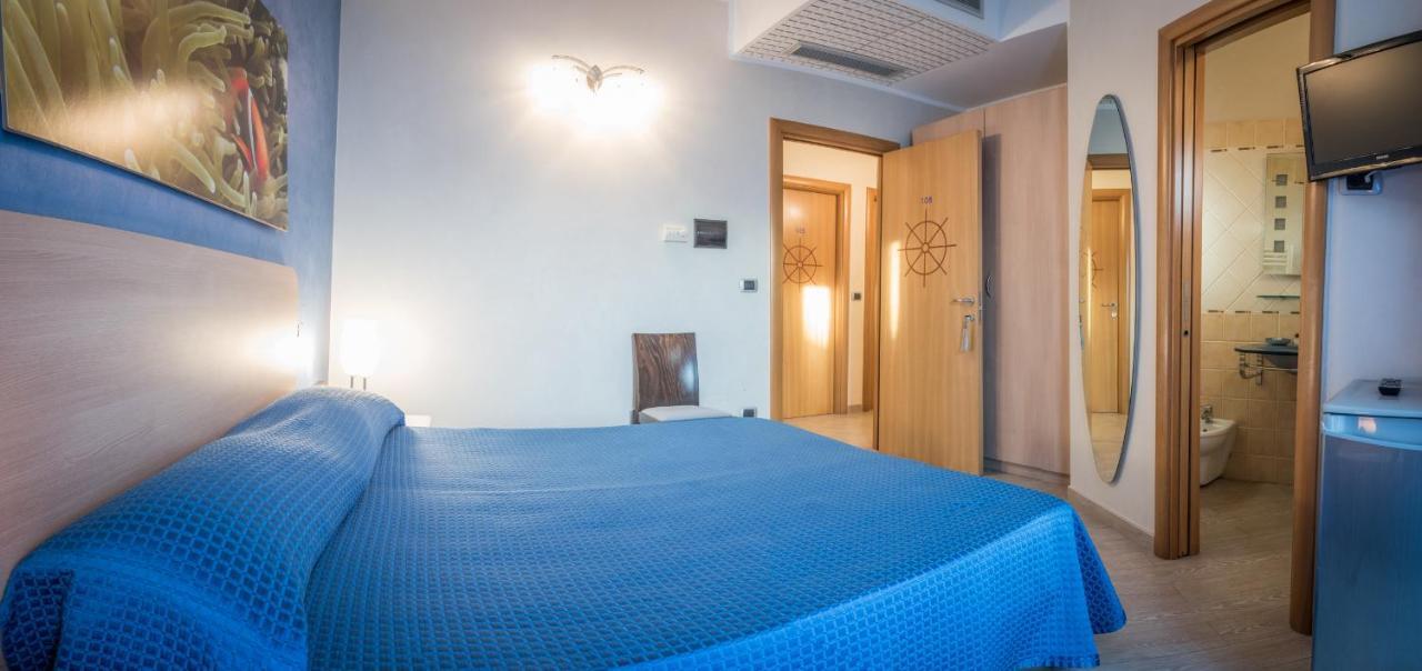 Hotel Mirage Torre Santa Sabina Kamer foto